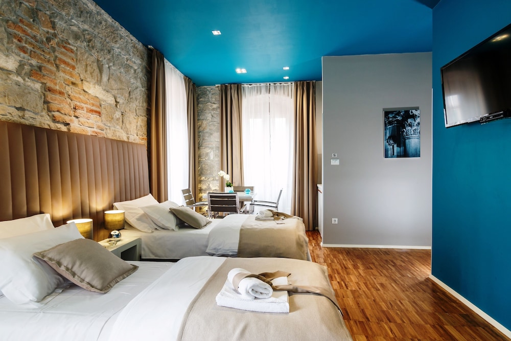 Riva Luxury Rooms 40/79