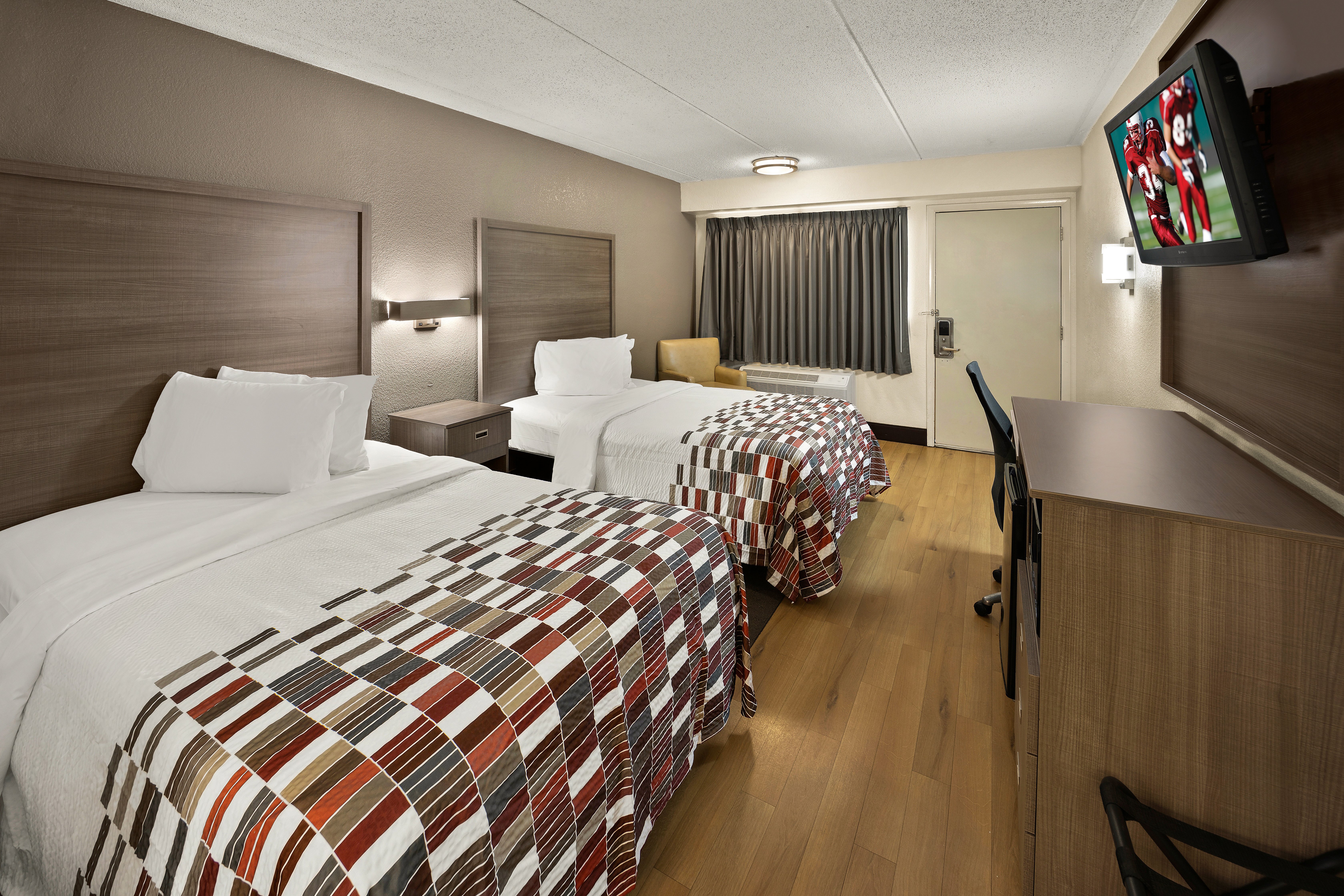 NON-SMOKING DELUXE 2 DOUBLE BEDS, MICRO-FRIDGE