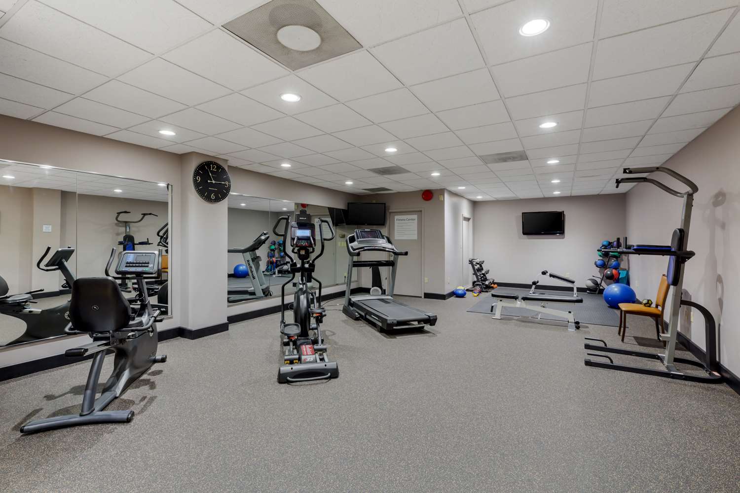 Best Western Plus Wooster Hotel & Conference Center 29/48