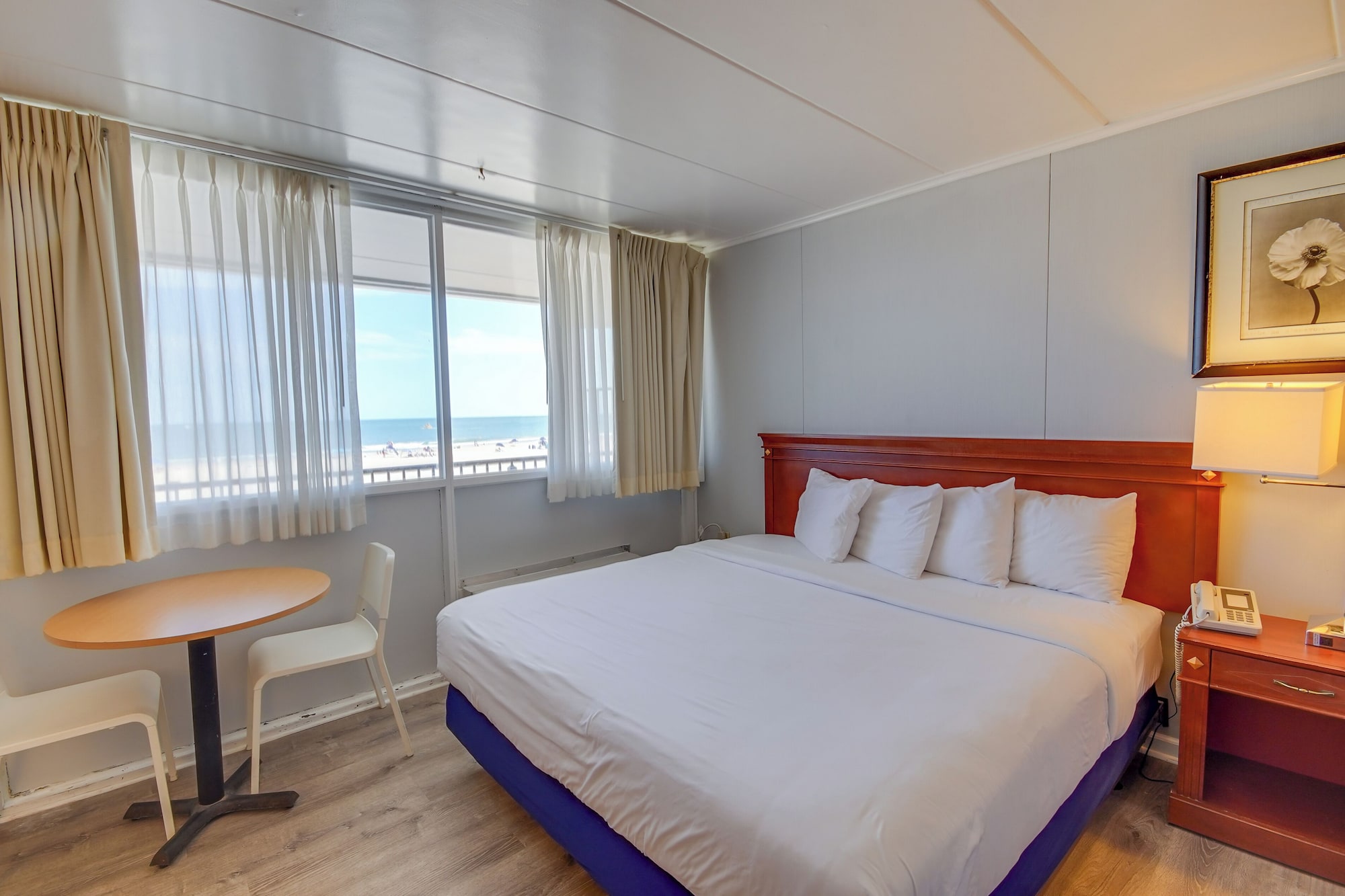 STANDARD, MULTIPLE BEDS, OCEAN FRONT