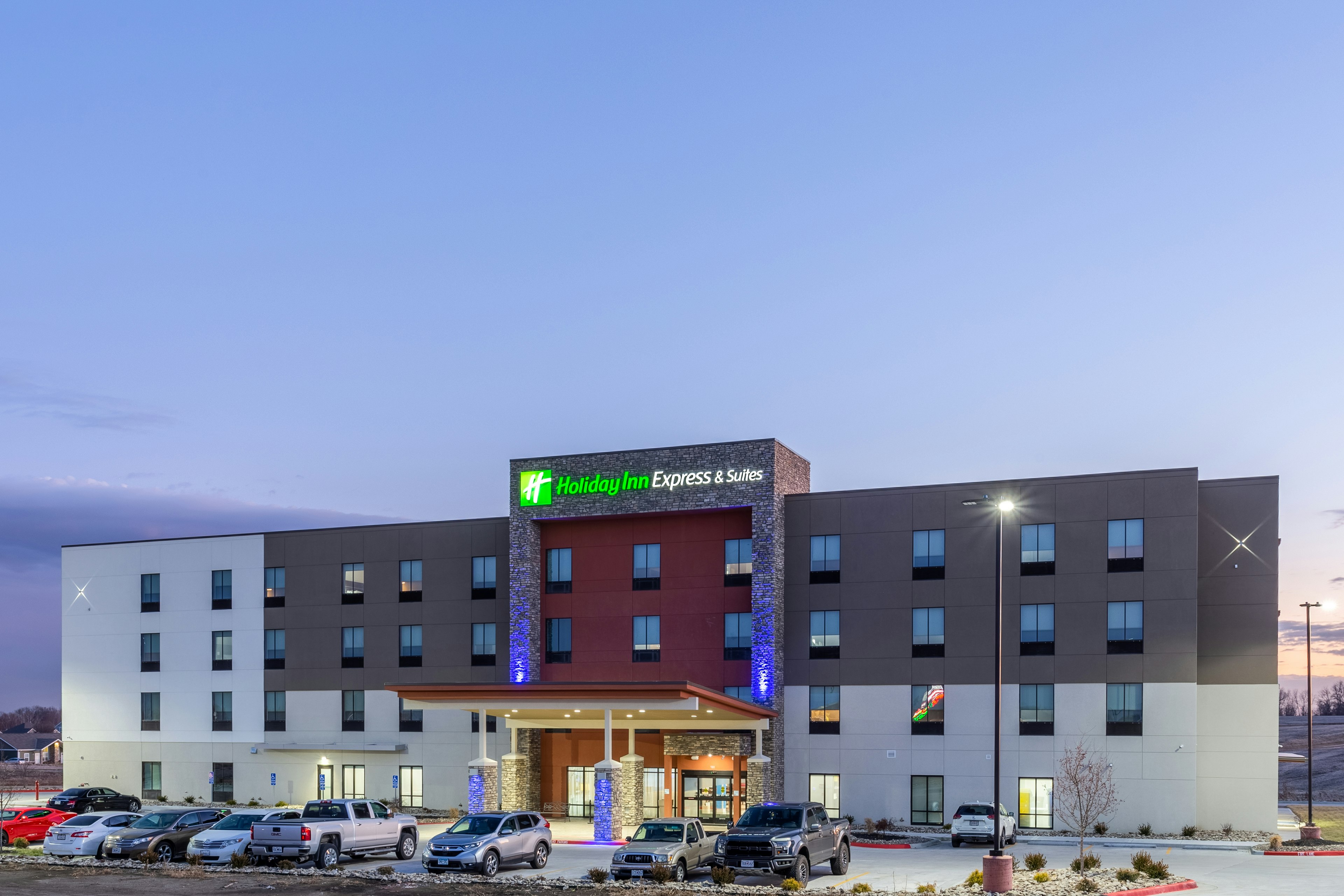 Holiday Inn Express Kearney 2/48