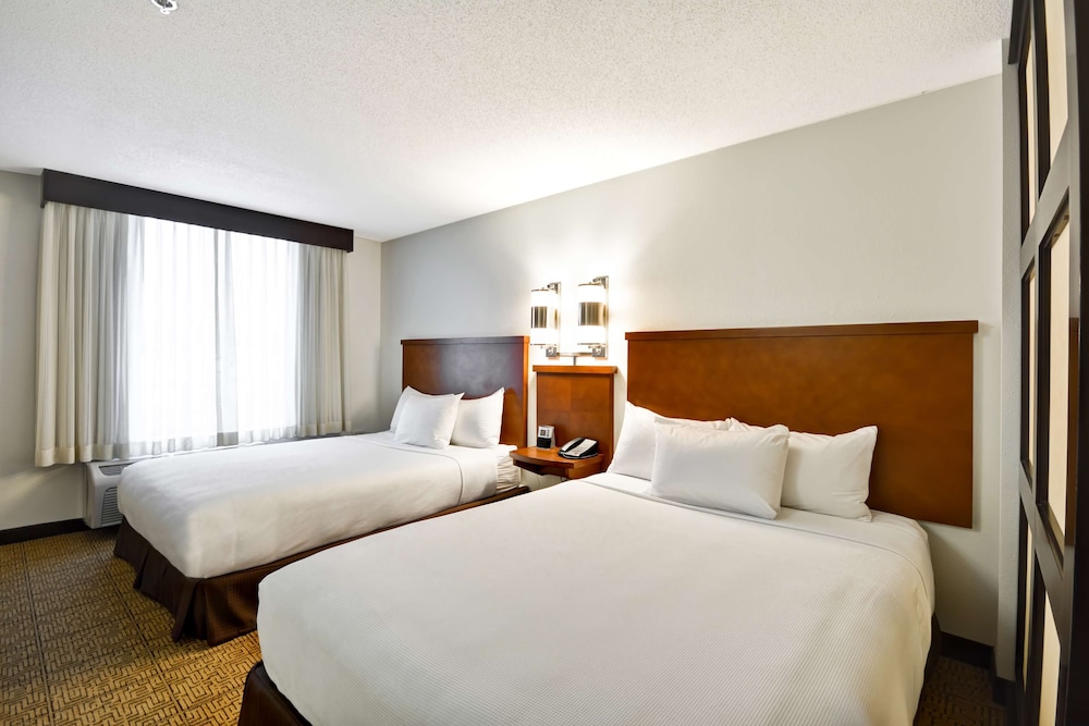 Hyatt Place Chicago/Naperville/Warrenville 8/68