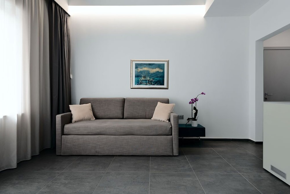 Nautilus B&B Suite Design 15/30