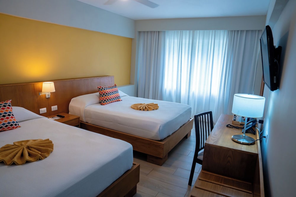 Coral Costa Caribe Beach Resort - All Inclusive 26/101