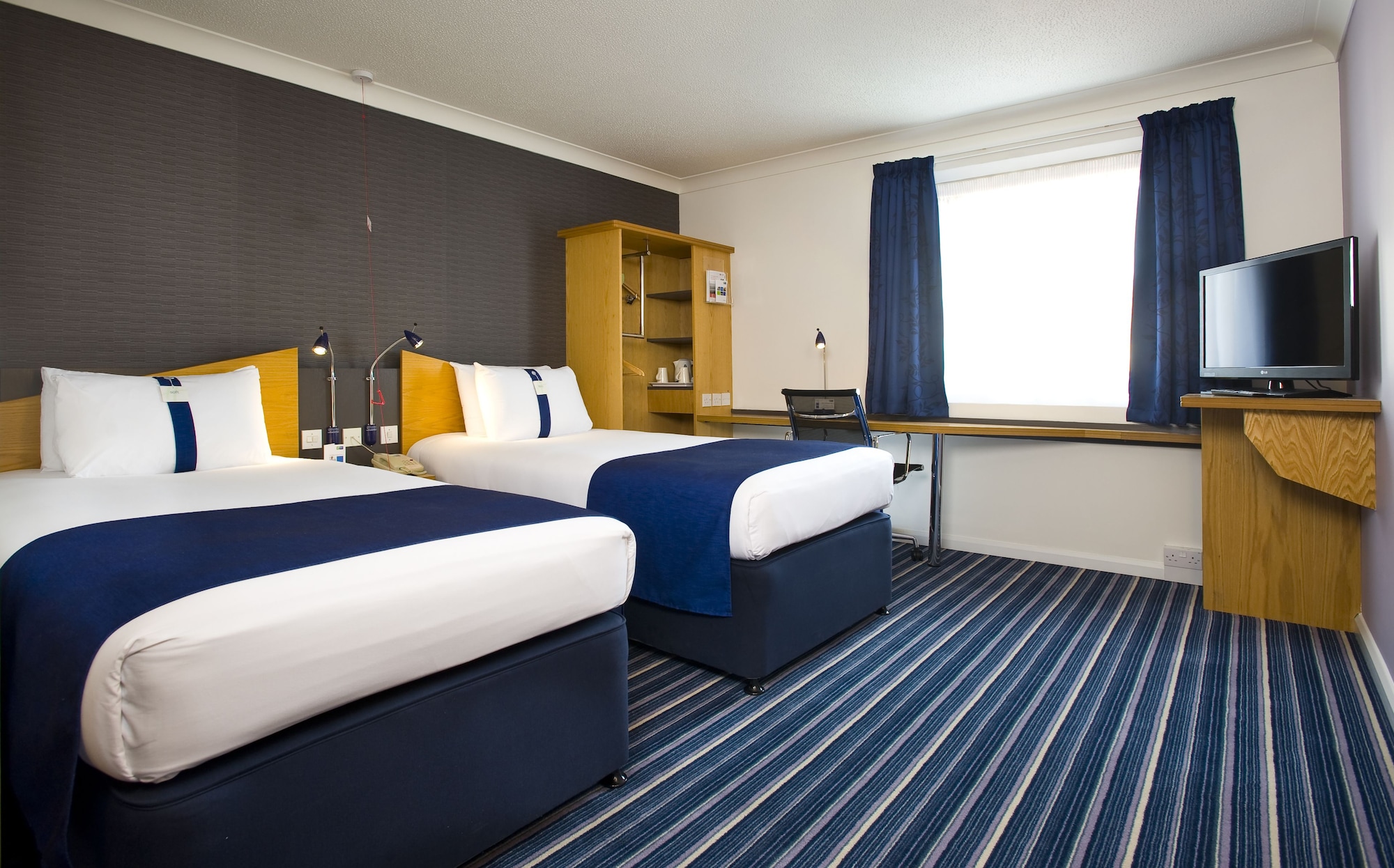 STANDARD, TWIN BEDS, ACCESSIBLE