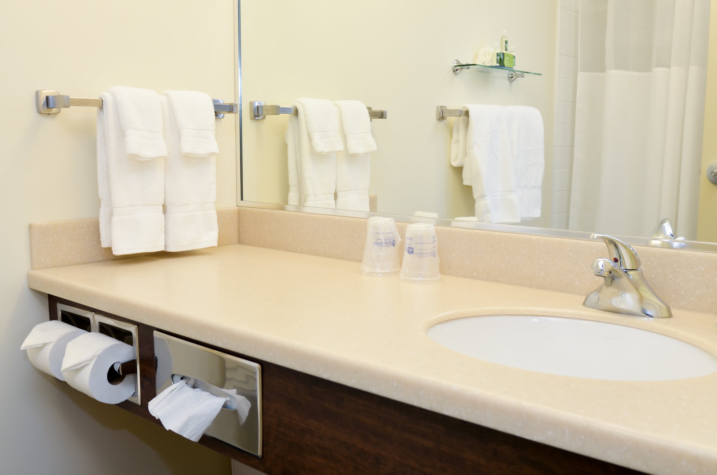 Best Western Thompson Hotel Suites 39/43