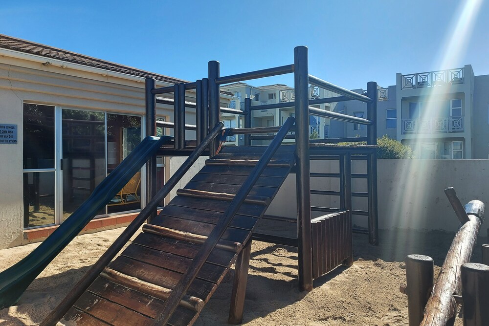 Hermanus Beach Club 26/50