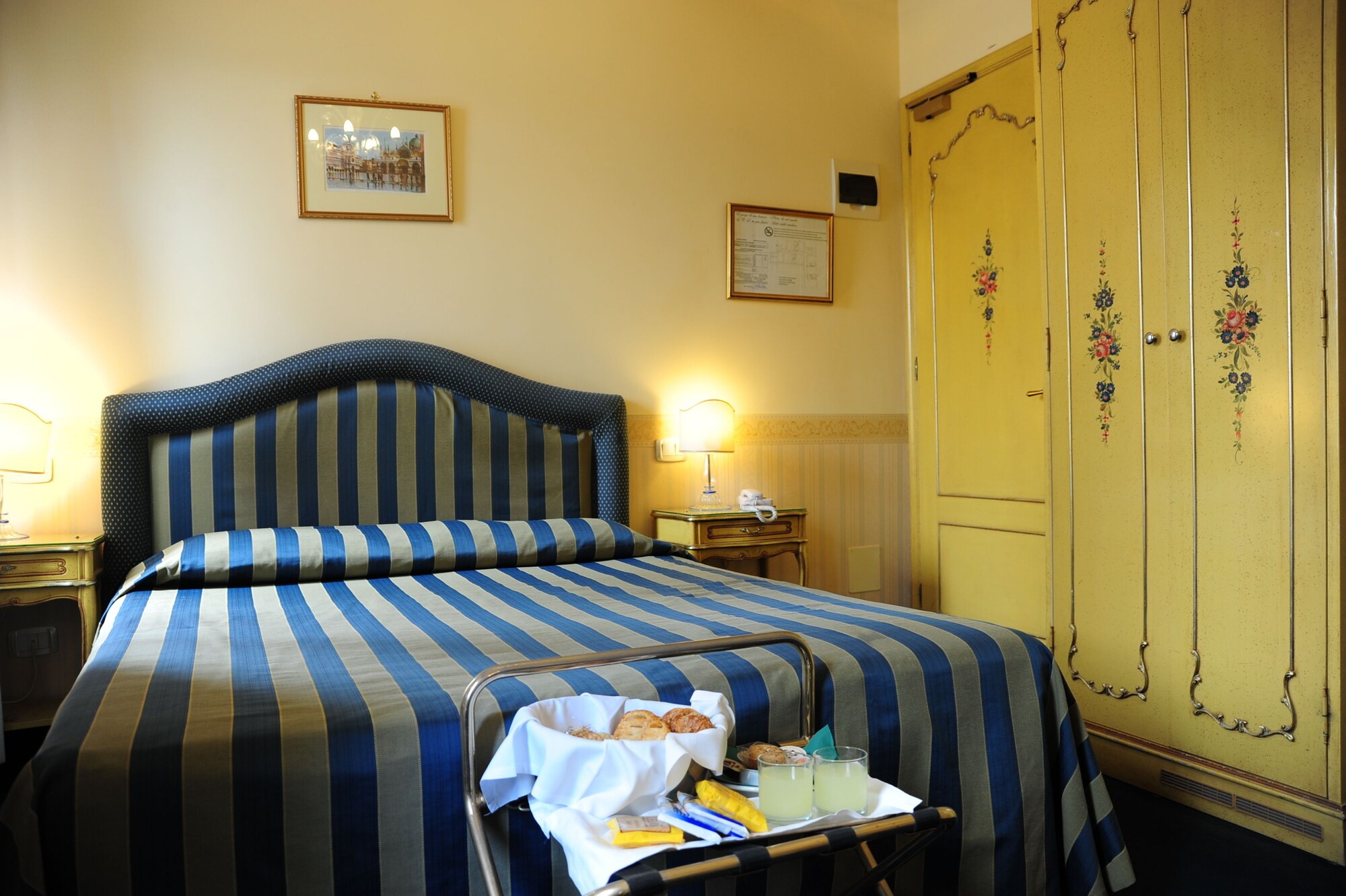 Basic, Double Bed