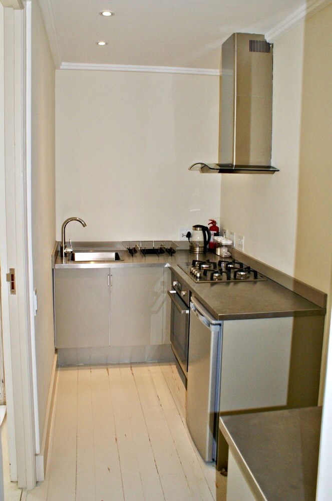 Cape Standard Guest House 47/59