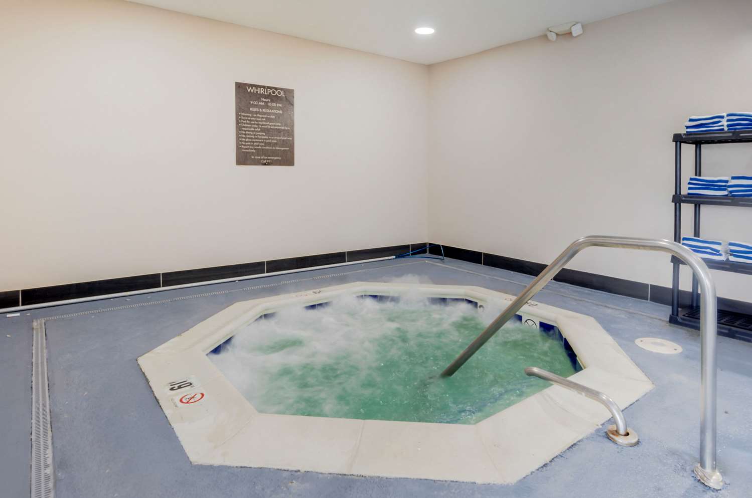 Comfort Inn and Suites Hillsville I-77 3/12
