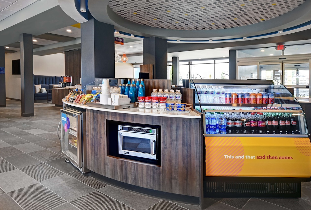 Tru By Hilton Troy Detroit 48/52
