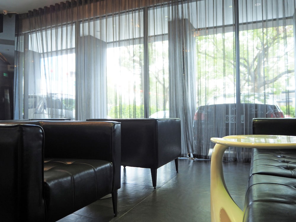 CHECK inn Express Kaohsiung Love River 45/66