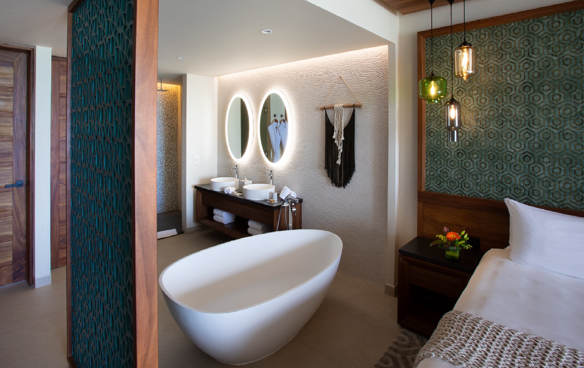 Swim Out, Suite, Single