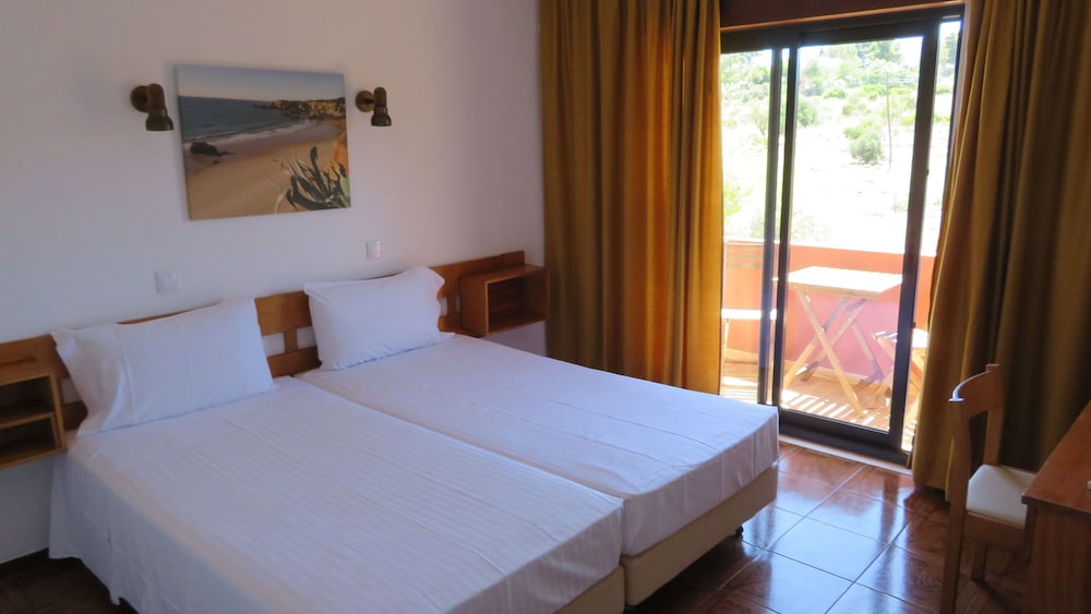 Hotel Alcaide 16/75