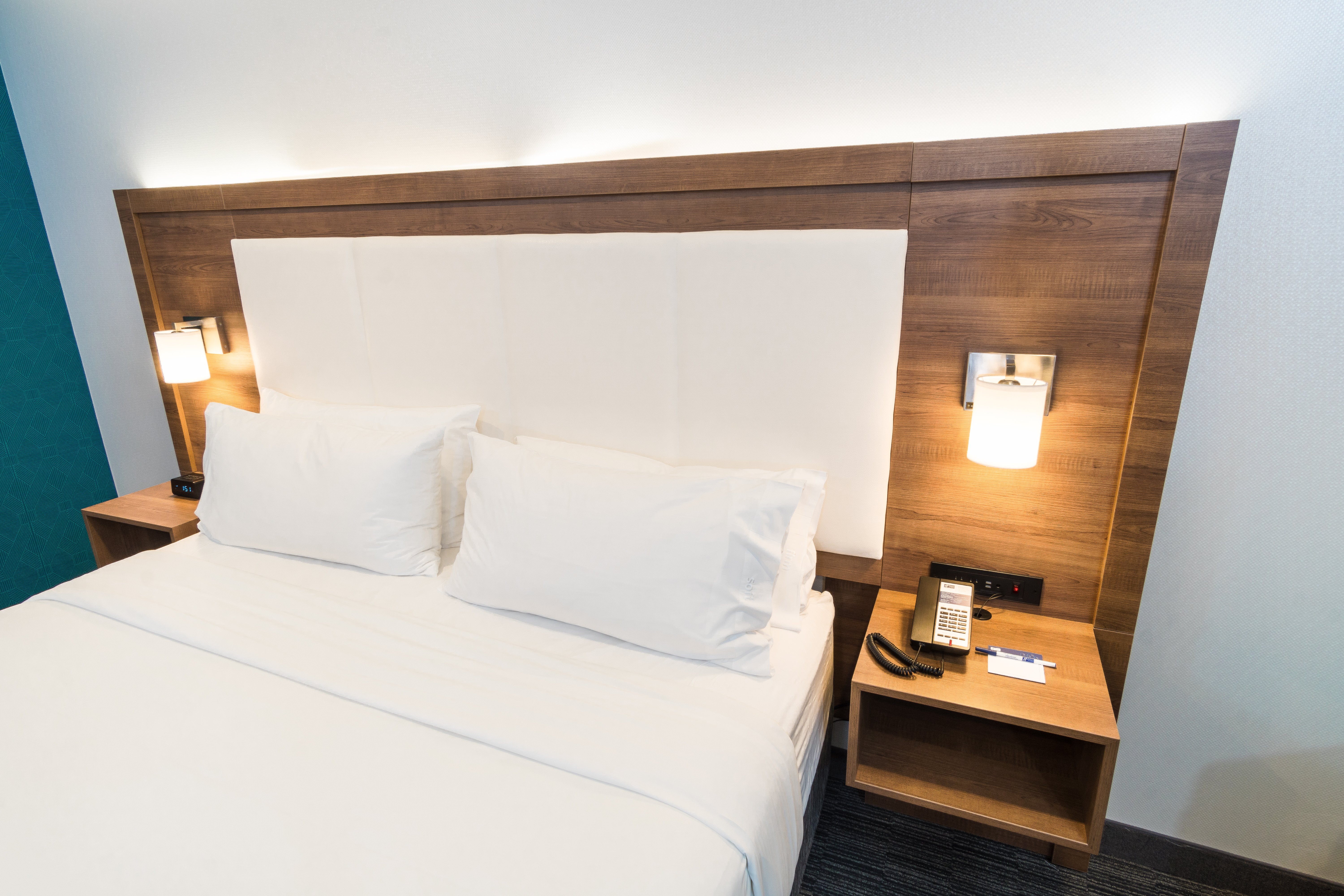 Holiday Inn Express Hollywood Walk of Fame An Ihg Hotel 24/65