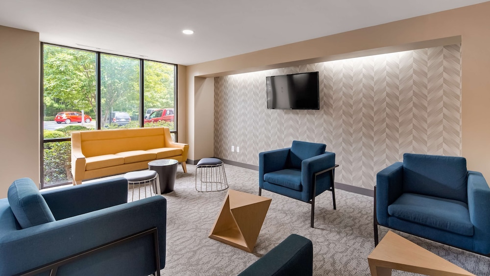 Best Western Plus Augusta North Inn & Suites 25/35