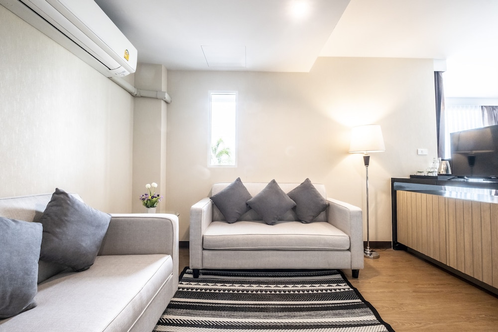 Sinsuvarn Airport Suite 30/67