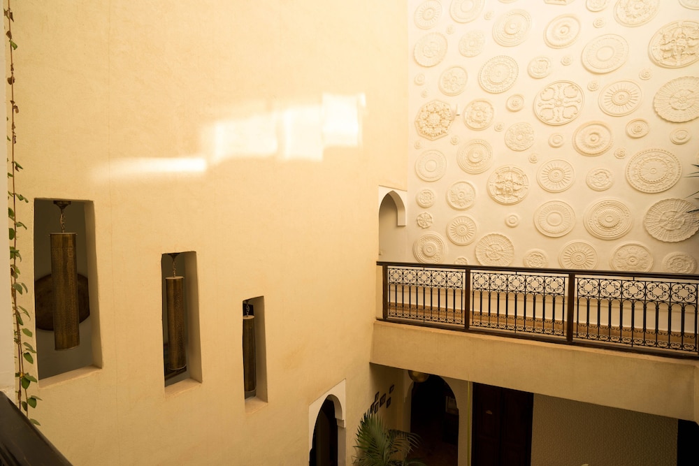 Riad Houdou 19/77