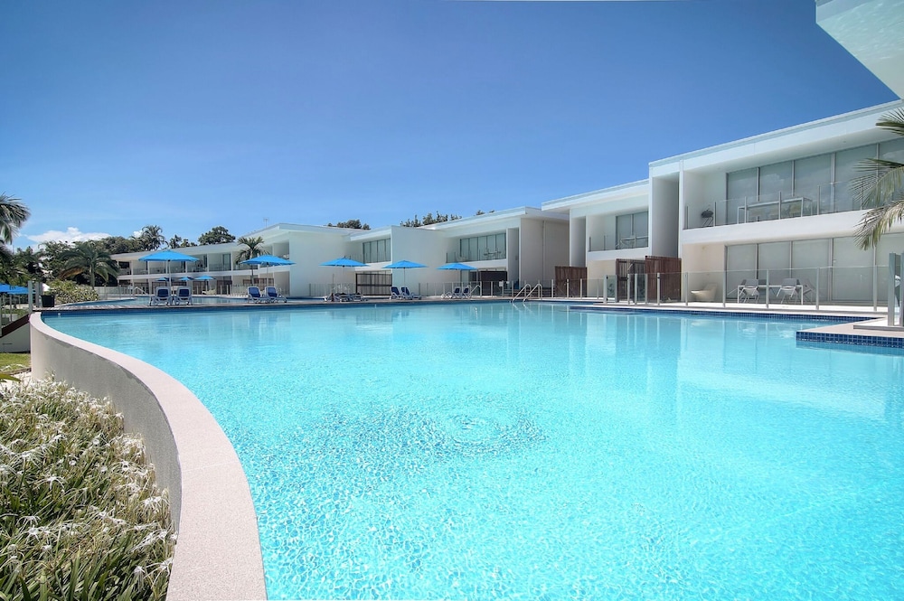Pool Port Douglas 46/50