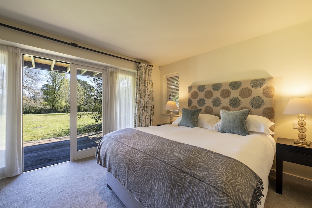 Castle, Lodge, Twin Beds, 2 King Beds, Queen Bed