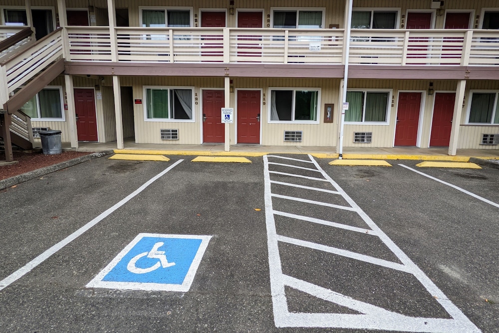 Fairground Inn Monroe WA 38/50