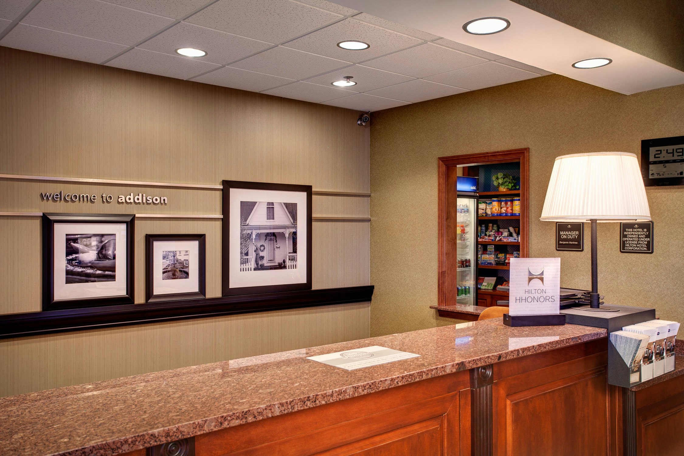 Hampton Inn Suites Addison 14/58