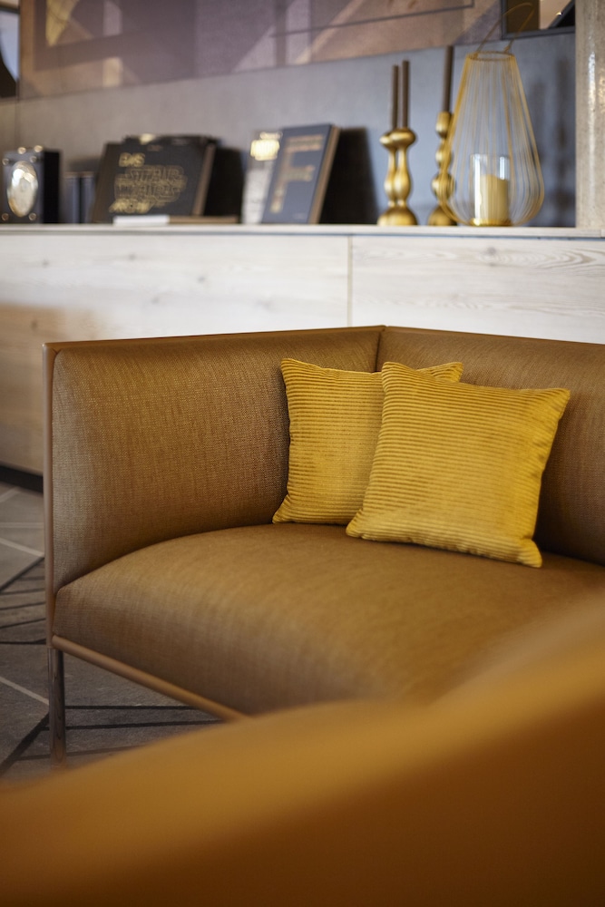 Holiday Inn - the niu, Air Frankfurt Messe by IHG 8/50