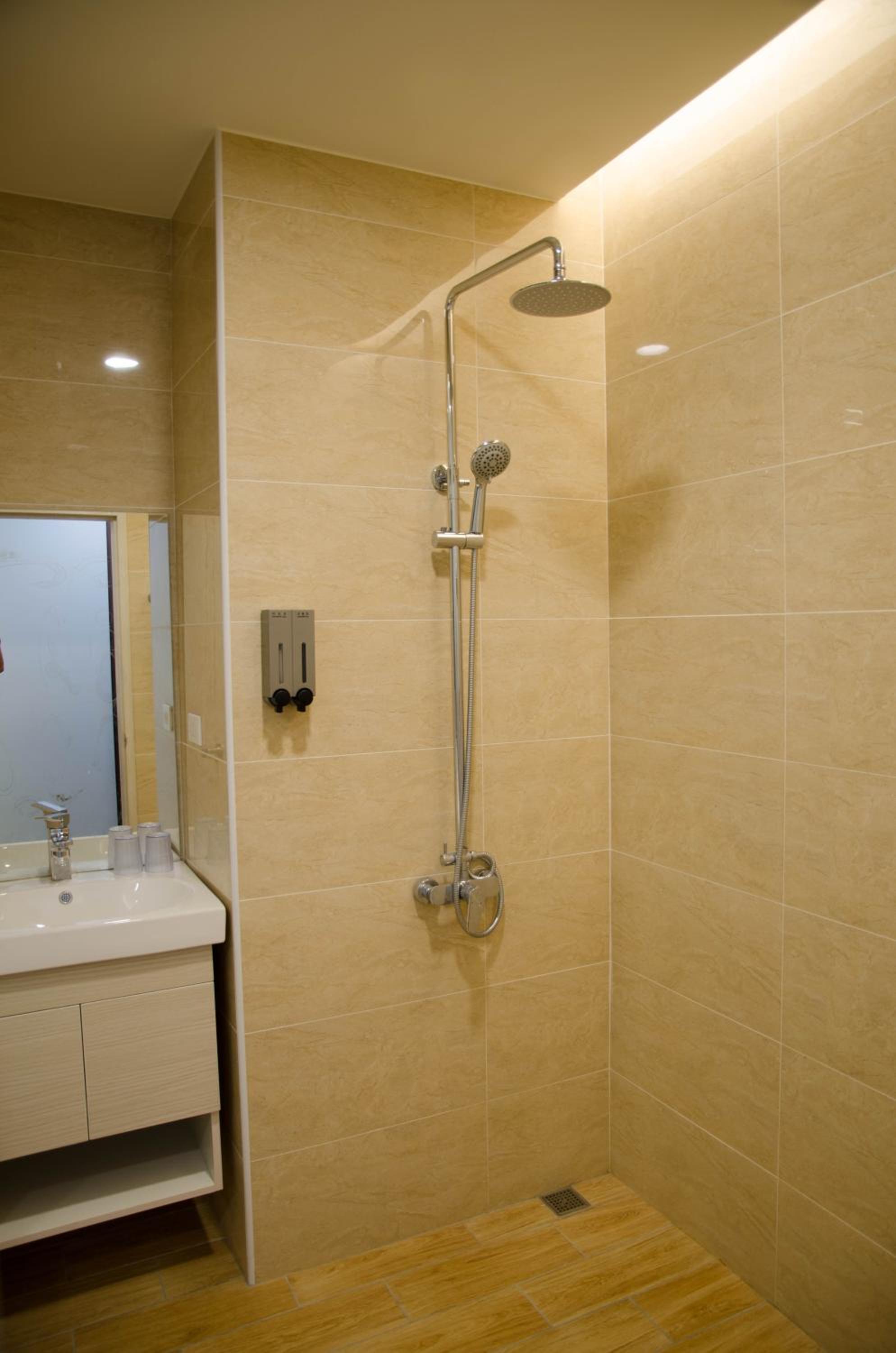 Standard, Double Bed, No Window، Starry Inn 5/6