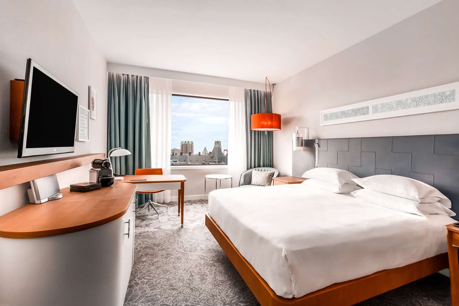 EXECUTIVE, KING BED, LOUNGE ACCESS