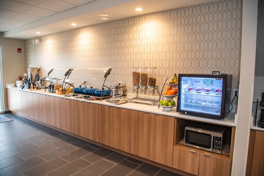 Microtel Inn And Suites By Wyndham Carlisle 13/60