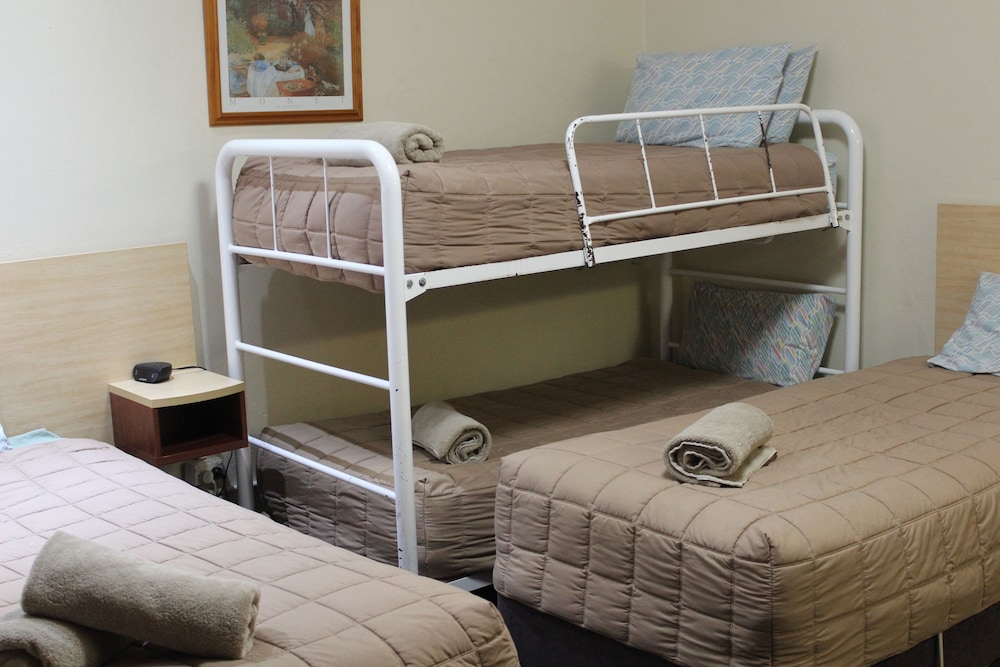 Acacia Motor Inn 17/55