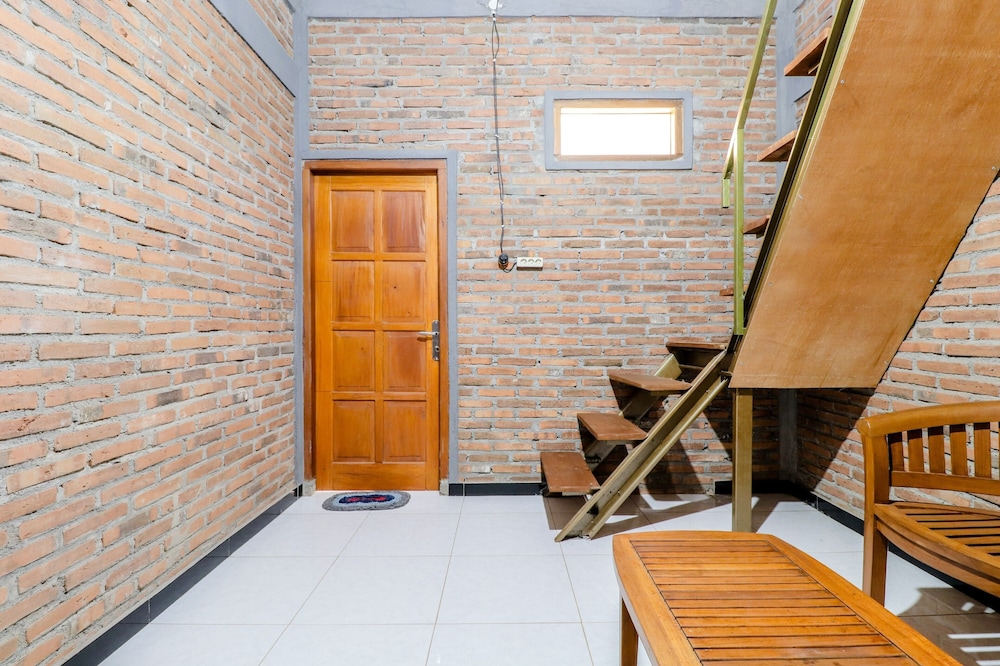 d Hasinda Homestay 51/56