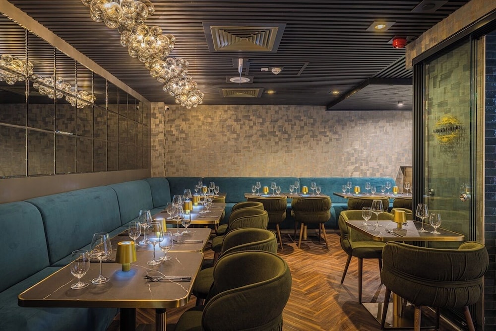Hotel Allora 36/48