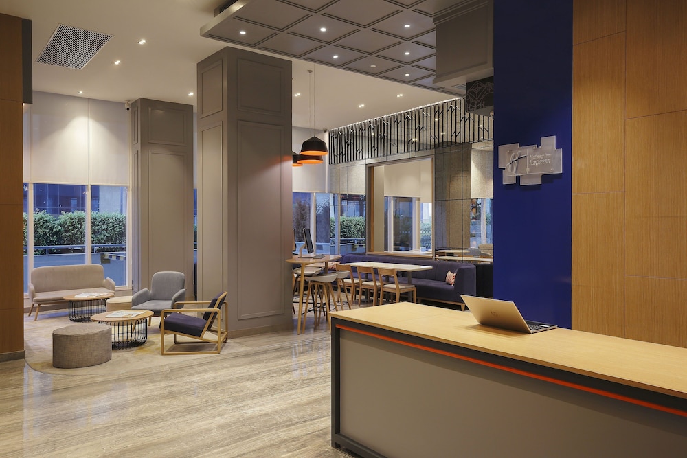 Holiday Inn Express Gurgaon Sector 50 9/49