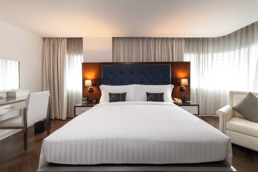 Night Hotel Bangkok (formerly Dream Hotel Bangkok) 27/81