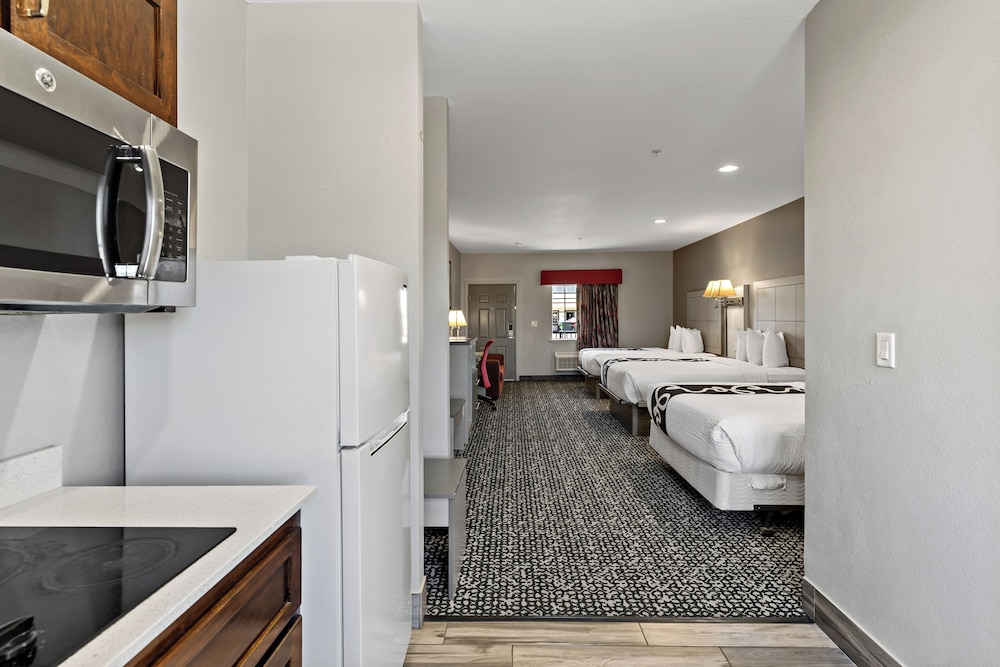 Paris Inn Suites 31/33