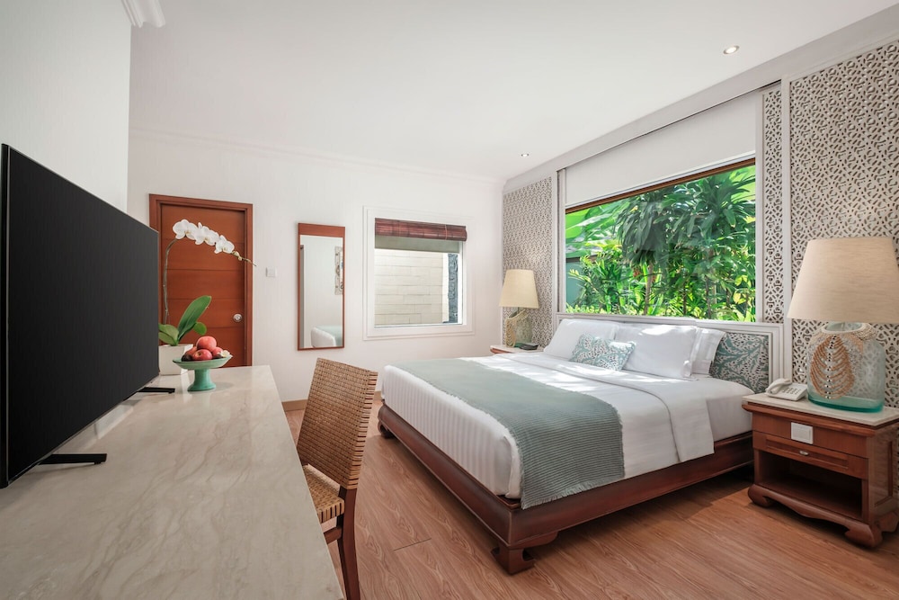 Mandira Club Cottage King