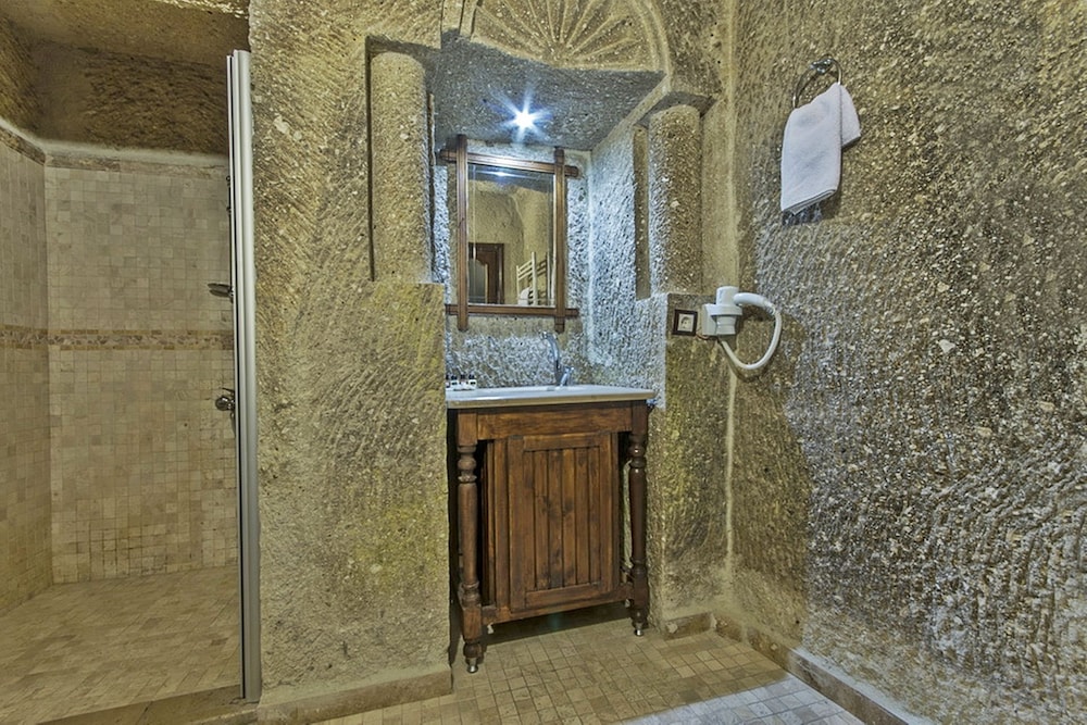 Antique Terrace Suites 48/50