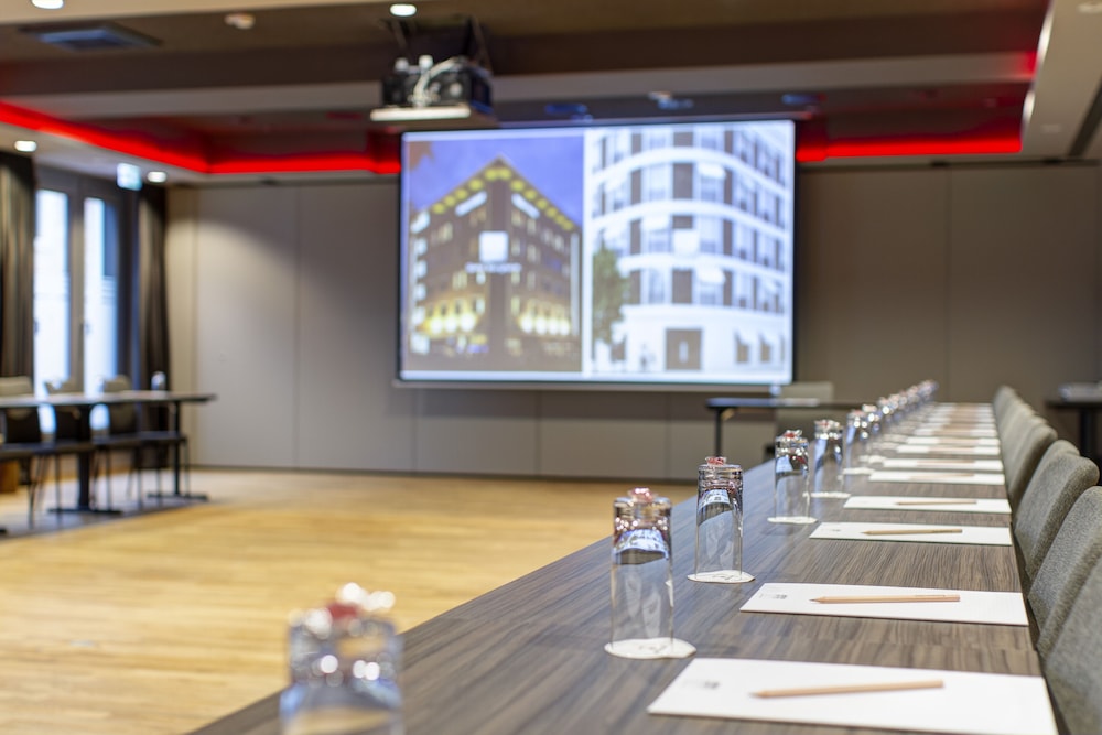 Qube Hotel Bahnstadt 37/49