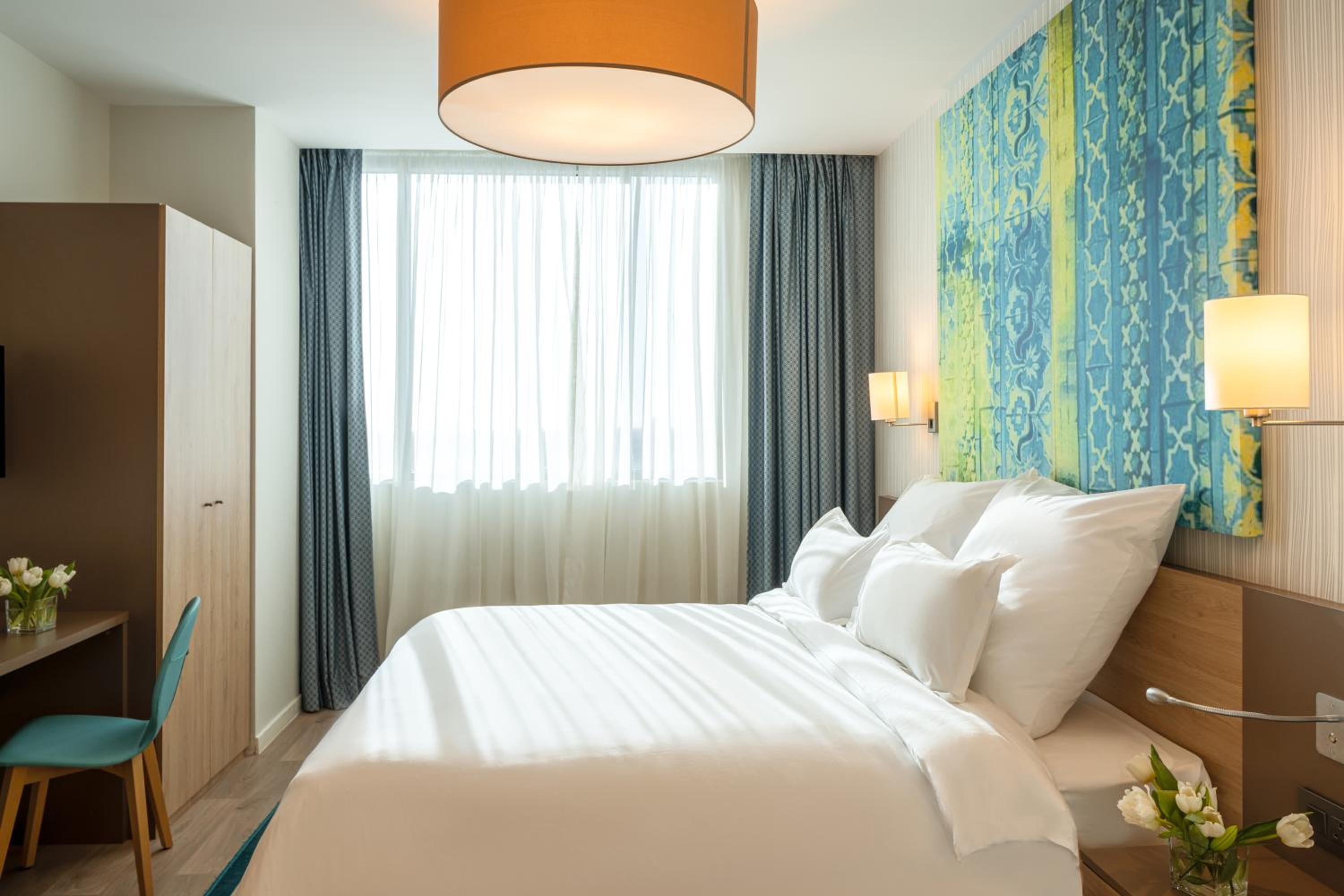 2 Bedrooms, Apartment