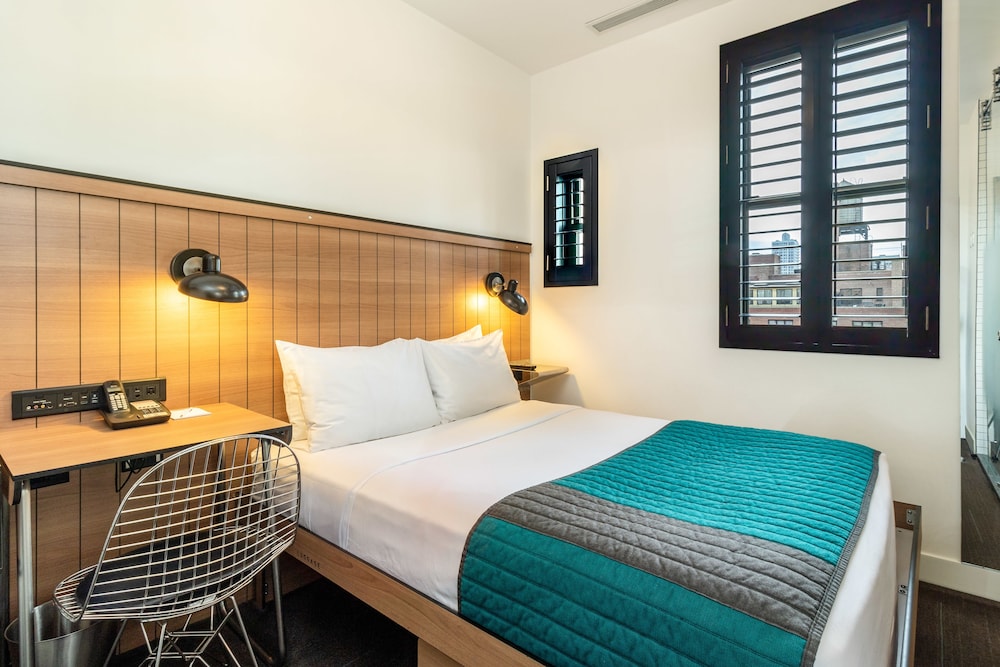 Full Pod, Double Bed
