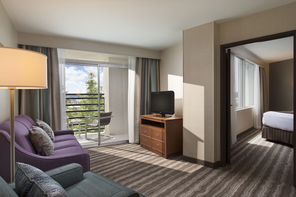 AC Hotel By Marriott Portland Lake Oswego 39/68