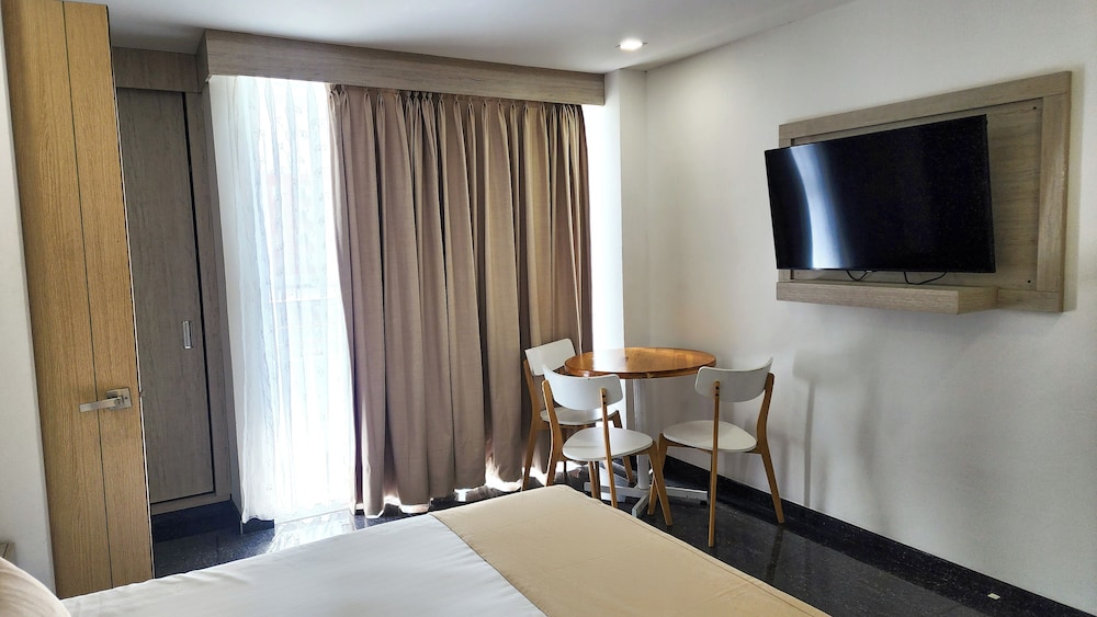 Hotel BE Suites Cali 41/50