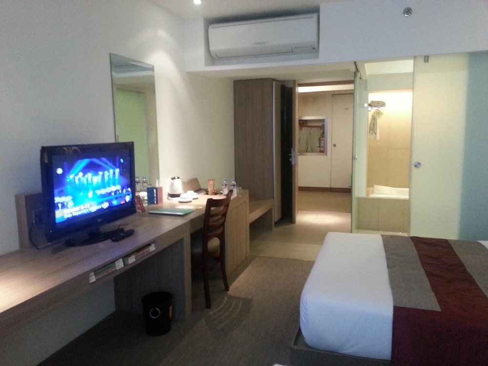 The E-Hotel Makati 17/59