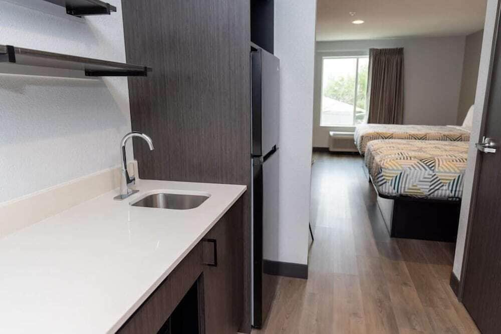غرفة قياسية بسريرين كوين، Studio6 Fort Worth, TX - Lake Worth 4/4