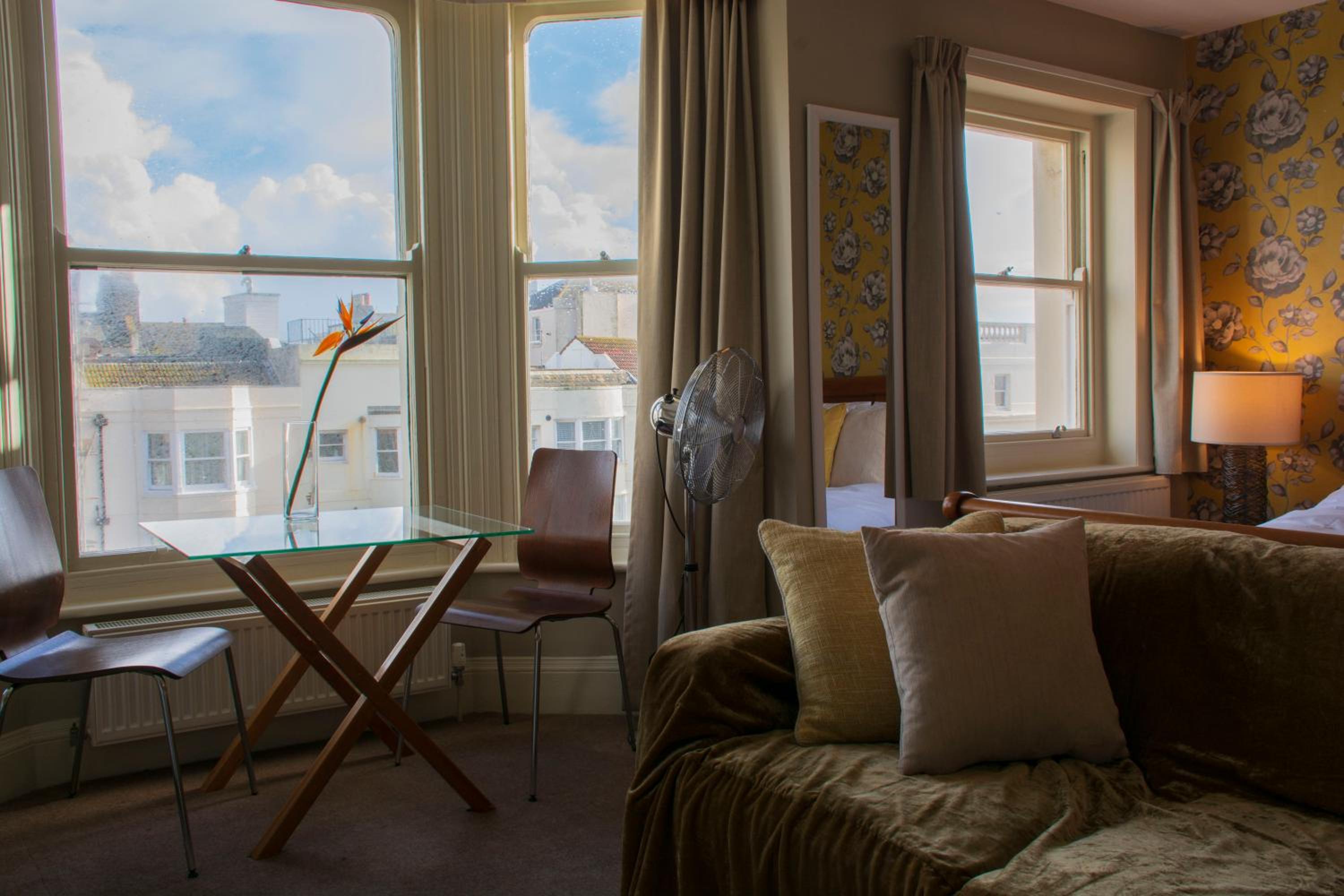 Amherst Brighton 14/24