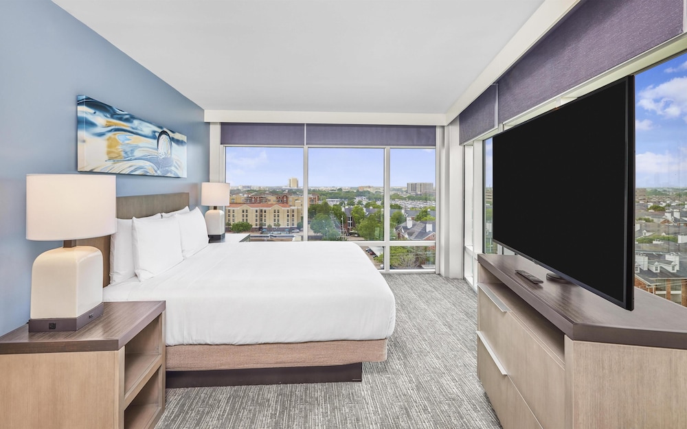 1 BEDROOM, PANORAMIC, SUITE, KING BED