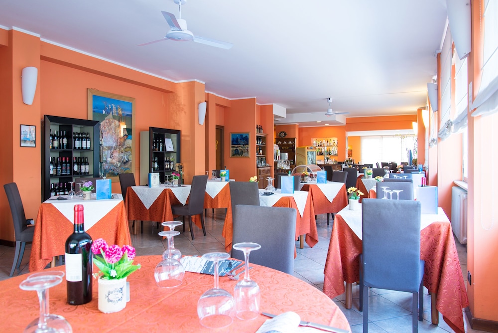 Hotel Cavalieri Del Tau 35/50