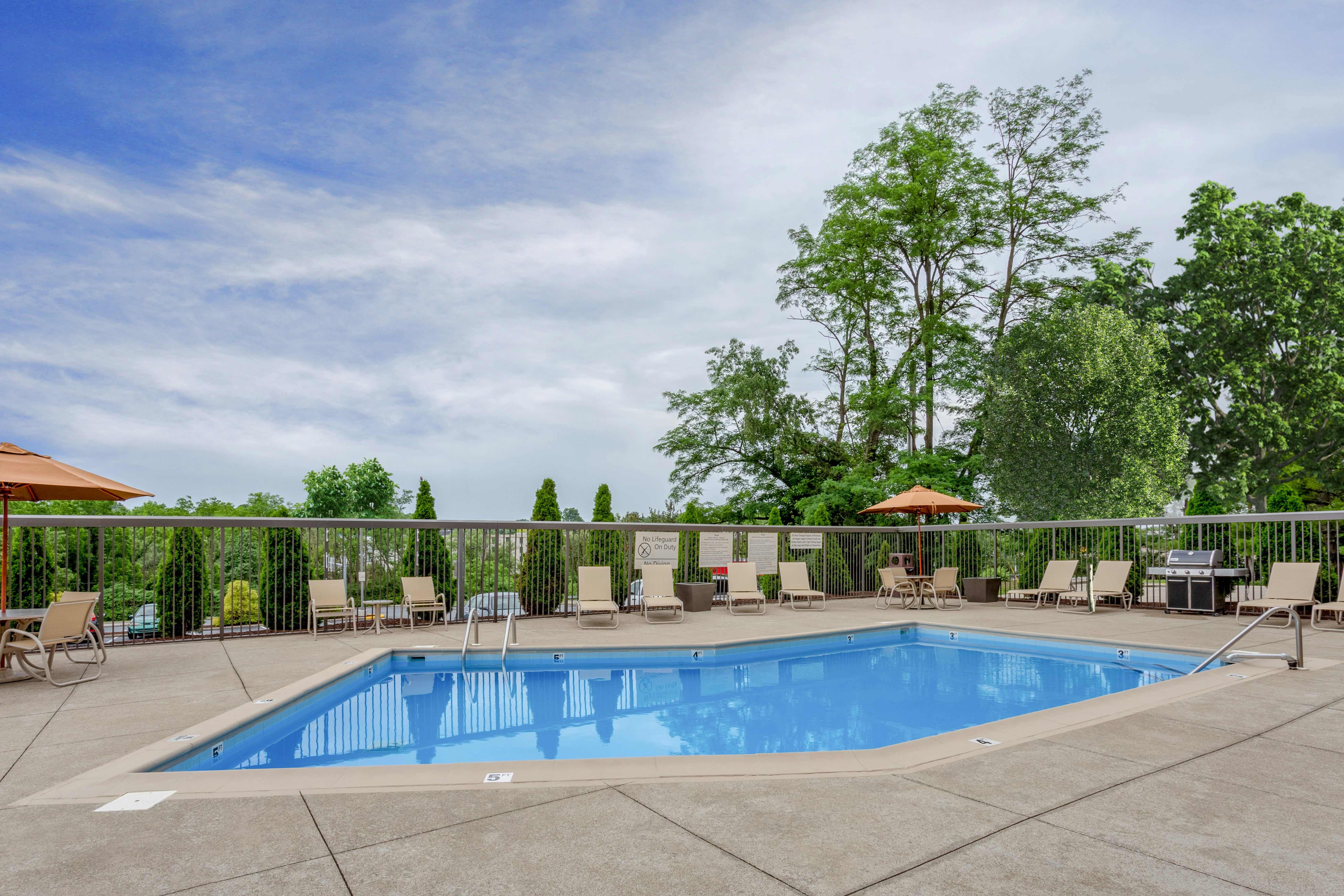 Hampton Inn Bloomington 33/62