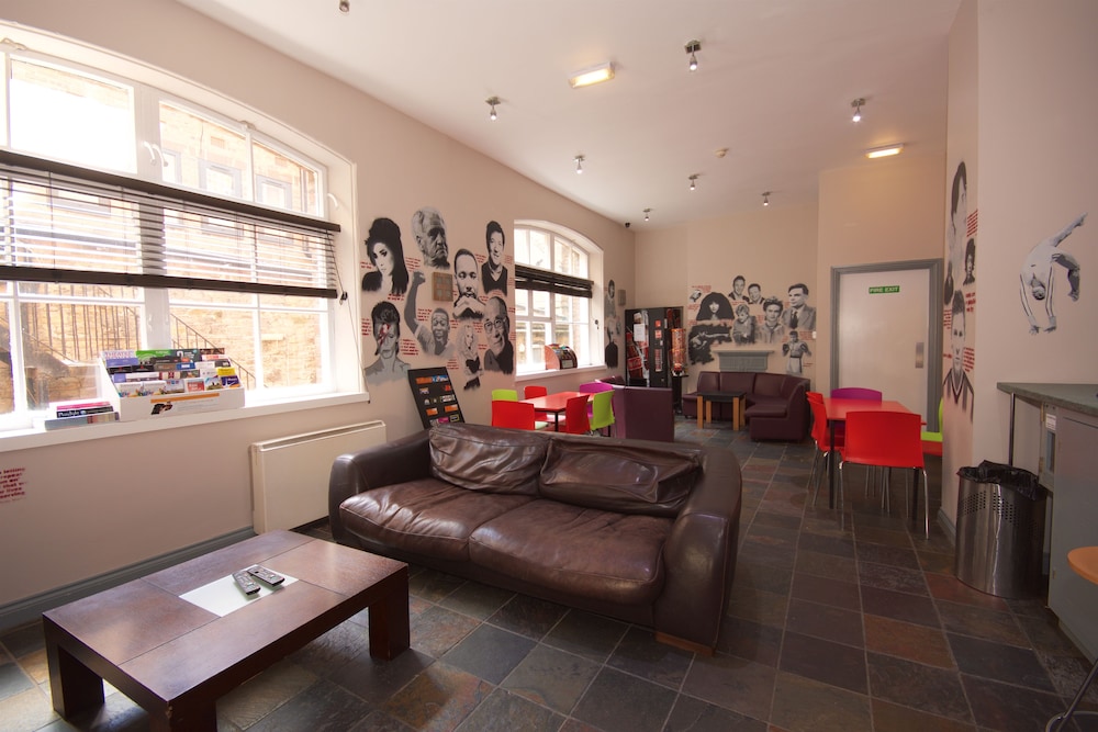 Albatross Hostel 21/28
